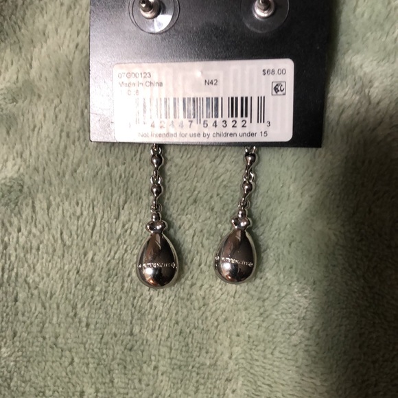 GIVENCHY
Silver-Tone Crystal Pear Drop Linear Earrings brand new with tags. - Picture 3 of 5